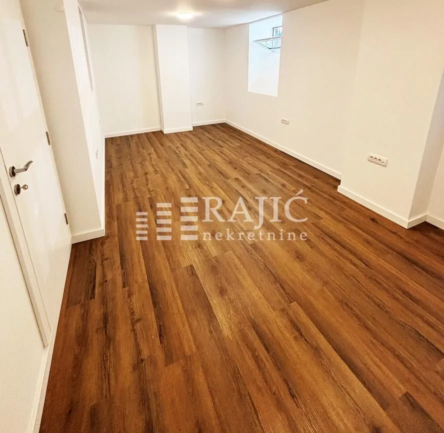 Rent, two bedroom apartment, 55m², Kosančićev Venac, Beograd