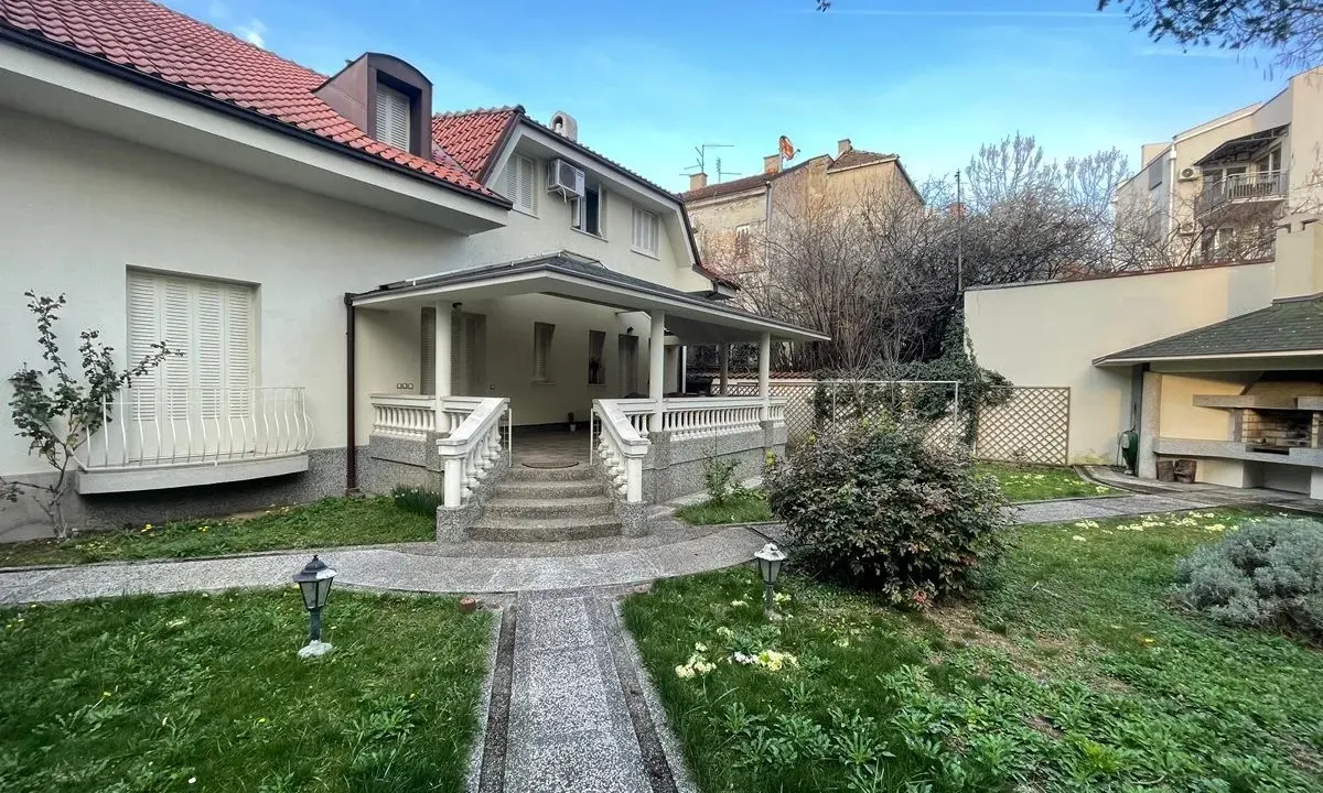 Izdavanje, kuća, 300m², Vračar Sve Podlokacije, Beograd
