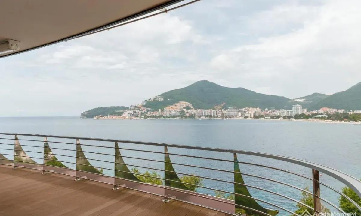 Prodaja, dvosoban stan, 178m², Centar, Budva