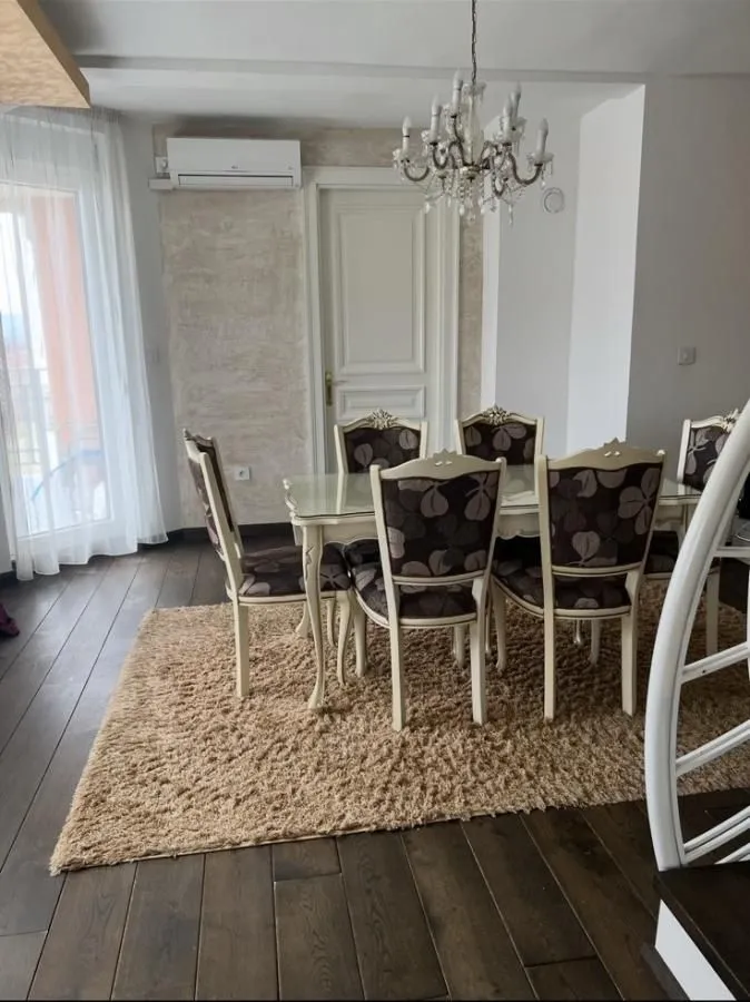 Prodaja, četvorosoban stan, 132m², Novo naselje, Novi Sad