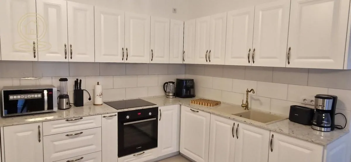 Izdavanje, trosoban stan, 135m², Stari Grad, Beograd