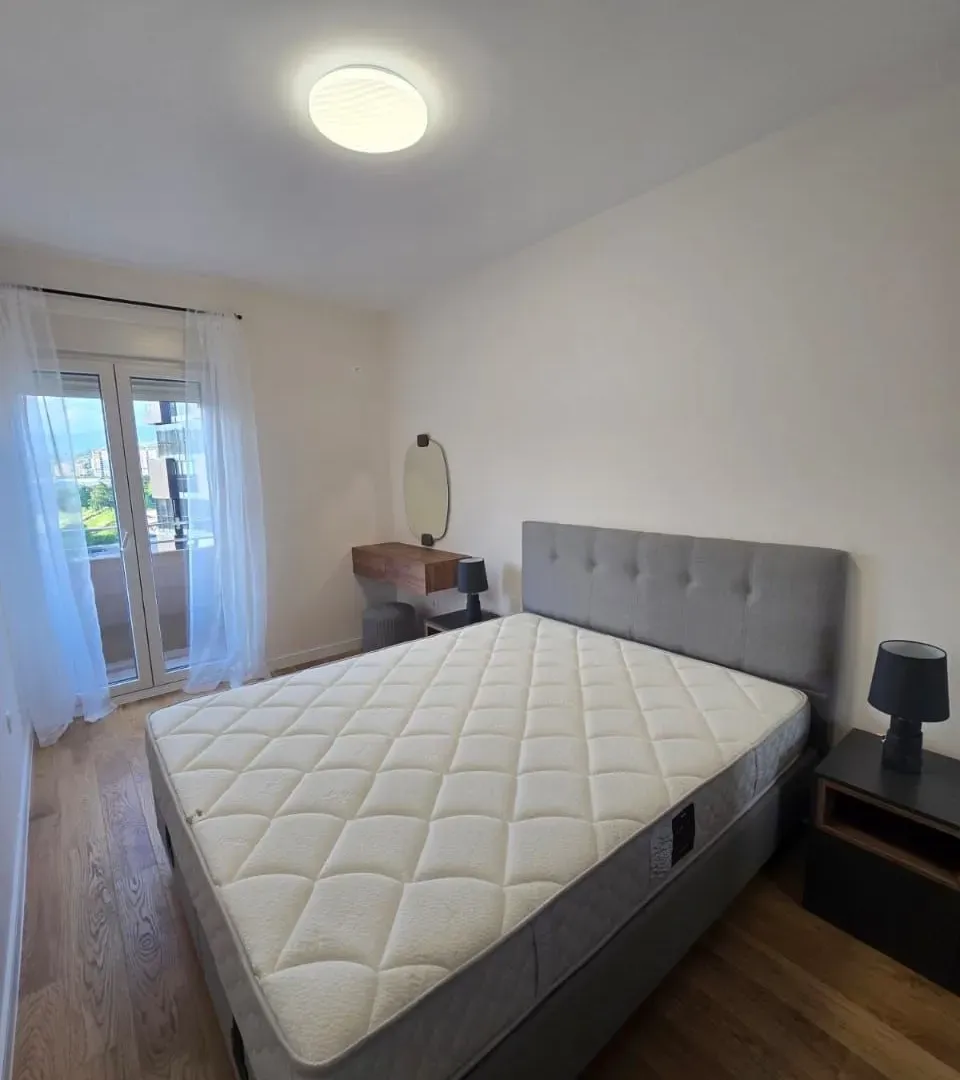 Izdavanje, jednosoban stan, 42m², Central Point, Podgorica