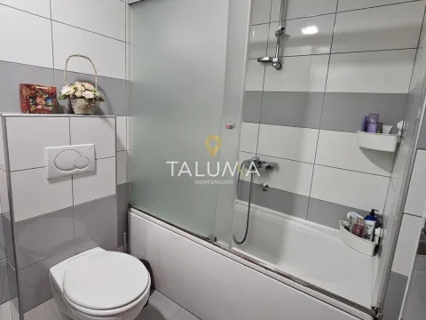 Prodaja, dvosoban stan, 75m², City Kvart, Podgorica - image 11