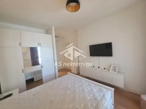 Izdavanje, trosoban stan, 76m², Savski Venac, Beograd - image 12