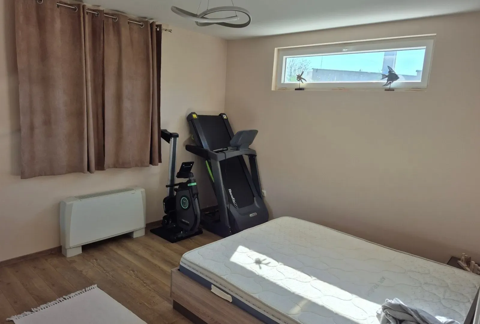 Izdavanje, kuća, 157m², Tološi, Podgorica
