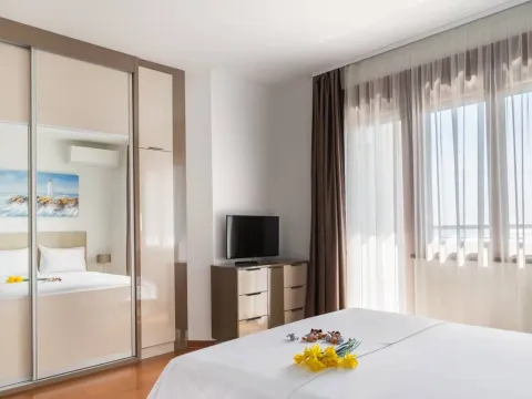 Sale, three bedroom apartment, 107m², Bečići, Budva - image 10