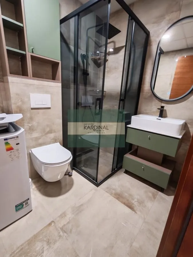 Izdavanje, jednosoban stan, 42m², Centar, Kragujevac
