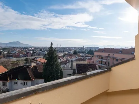Rent, house, 280m², Podgorica, Crna Gora - image 21