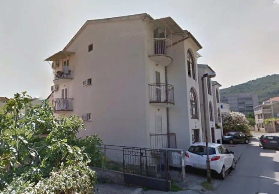 Izdavanje, jednosoban stan, 37m², Centar, Budva