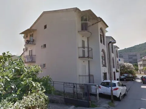 Rent, one bedroom apartment, 37m², Centar, Budva