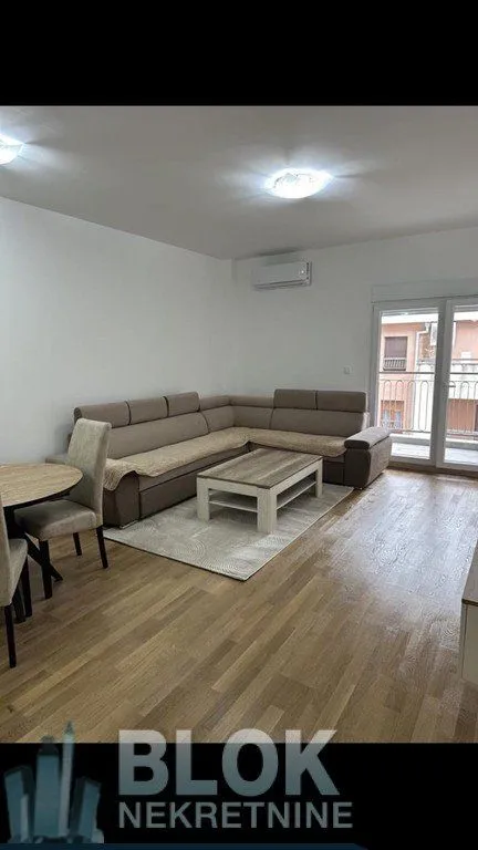 Izdavanje, jednosoban stan, 58m², Vezirov Most, Podgorica