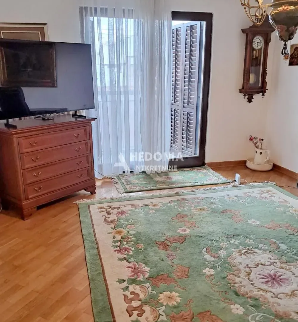 Rent, two bedroom apartment, 65m², Stari Grad, Beograd