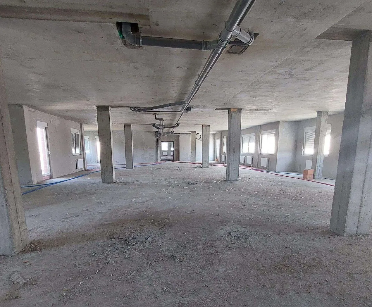 Prodaja, poslovni prostor, 668m², Vidovdansko naselje, Novi Sad Sve Podlokacije