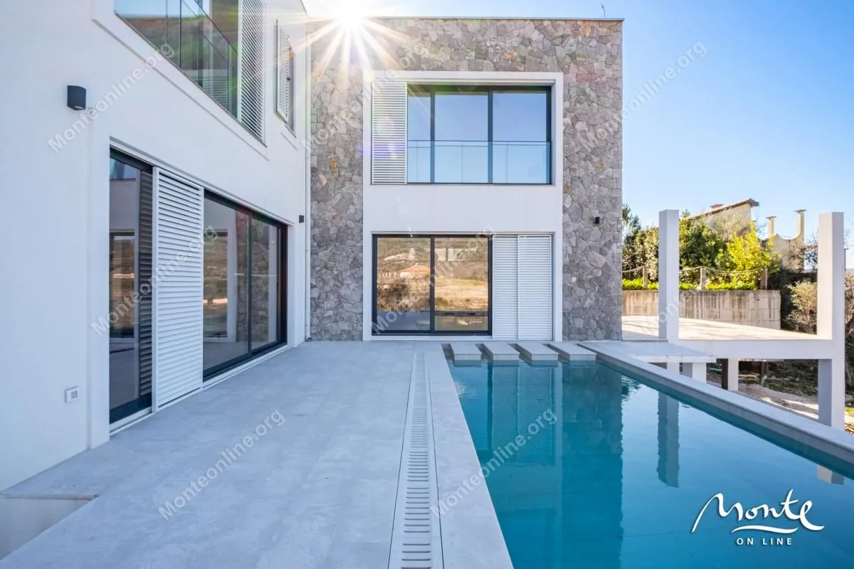 Sale, house, 240m², Kavač, Kotor