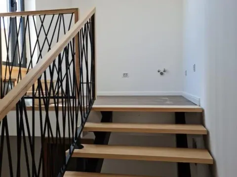 Izdavanje, kuća, 240m², Sremska Kamenica, Petrovaradin - image 5