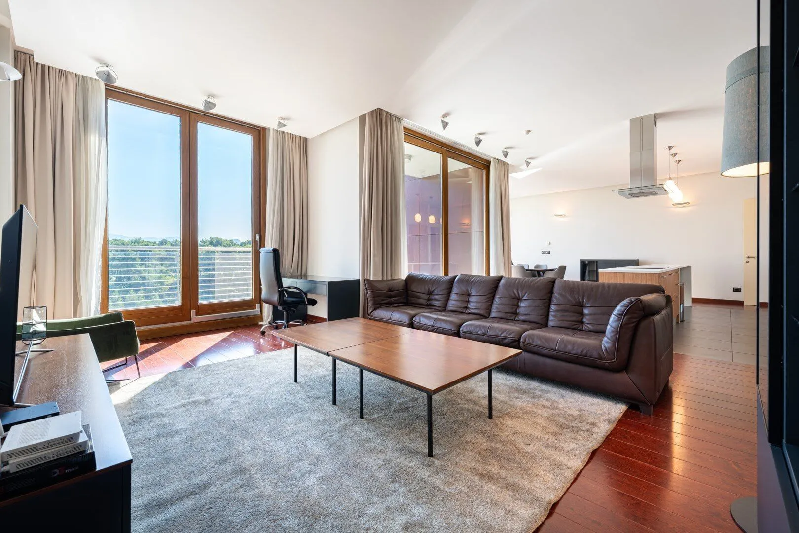 Prodaja, trosoban stan, 203m², Kod Capital Plaze, Podgorica