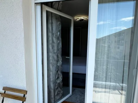 Izdavanje, dvosoban stan, 70m², Centar, Tivat - image 20