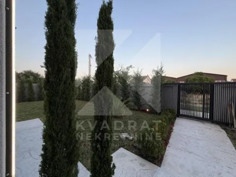 Sale, house, 225m², Gornja Gorica, Podgorica - image 27
