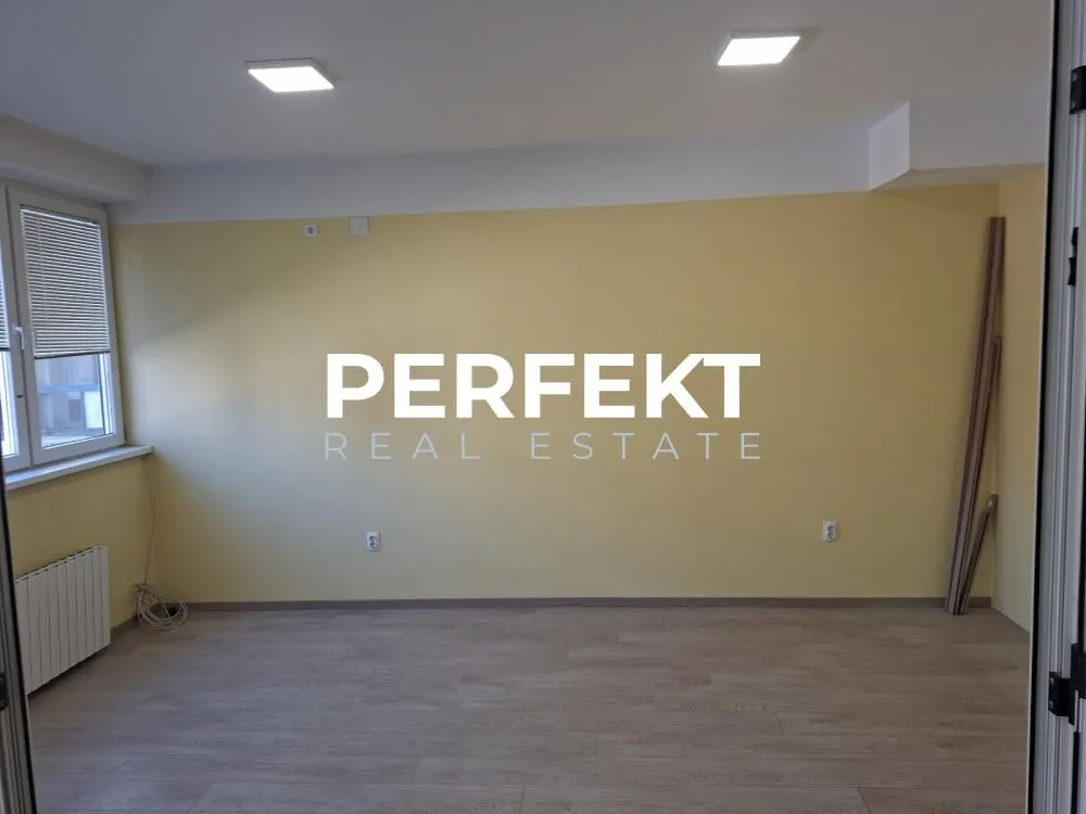 Izdavanje, poslovni prostor, 49m², Centar, Pančevo
