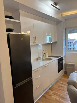Rent, two bedroom apartment, 70m², Podkošljun, Budva - image 5