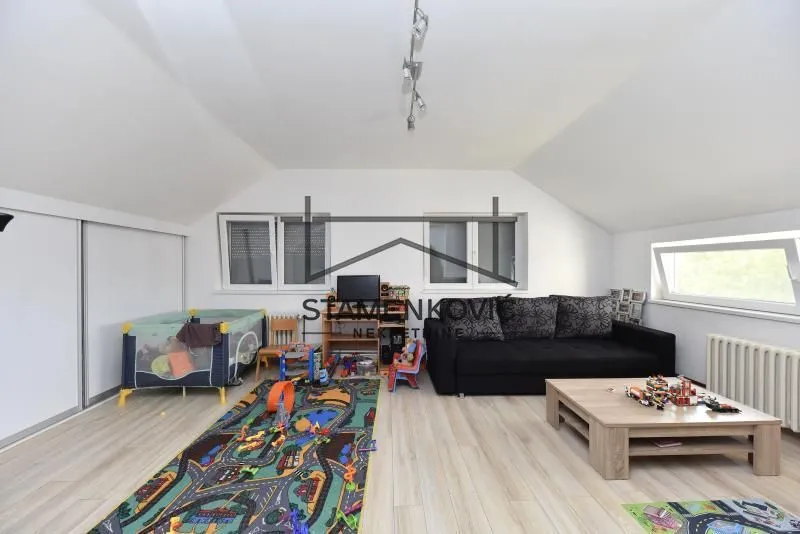 Prodaja, kuća, 495m², Begeč, Novi Sad Sve Podlokacije