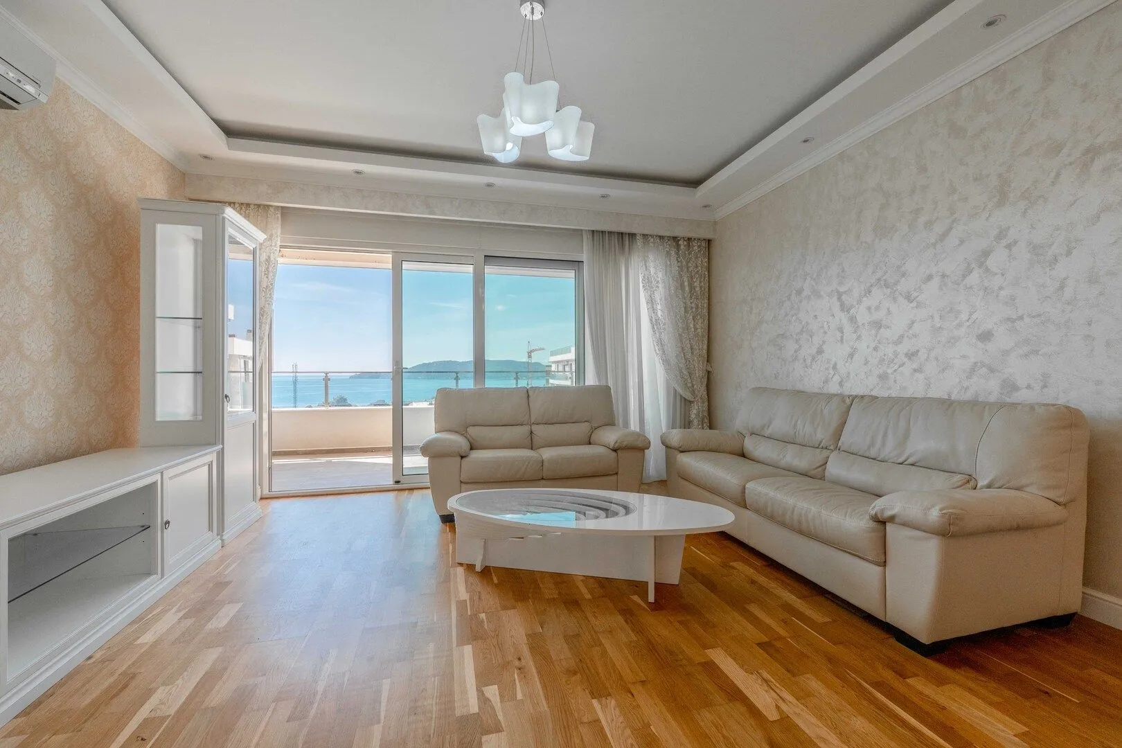 Prodaja, trosoban stan, 115m², Bečići, Budva