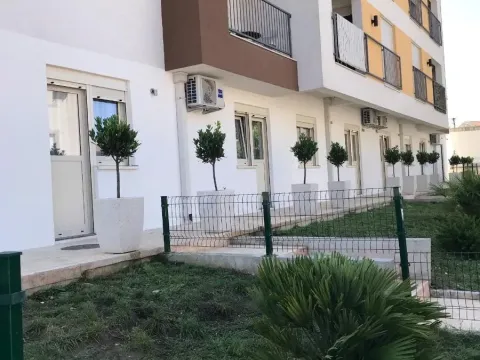 Prodaja, stan, 239m², Tivat, Crna Gora - image 1