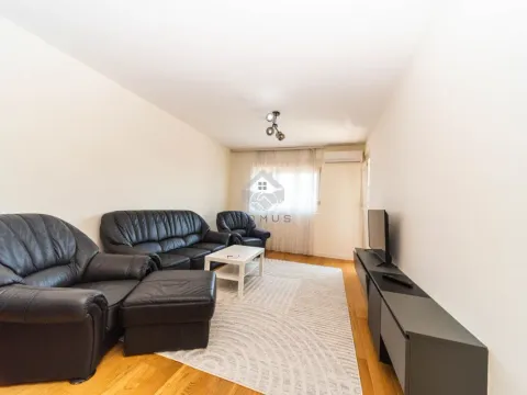 Izdavanje, jednosoban stan, 45m², Central Point, Podgorica