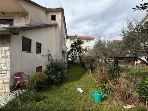 Izdavanje, kuća, 166m², Seljanovo, Tivat - image 9