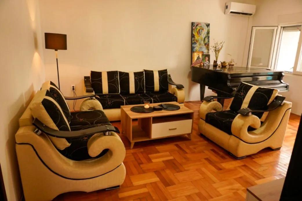 Izdavanje, kuća, 160m², Zabjelo, Podgorica