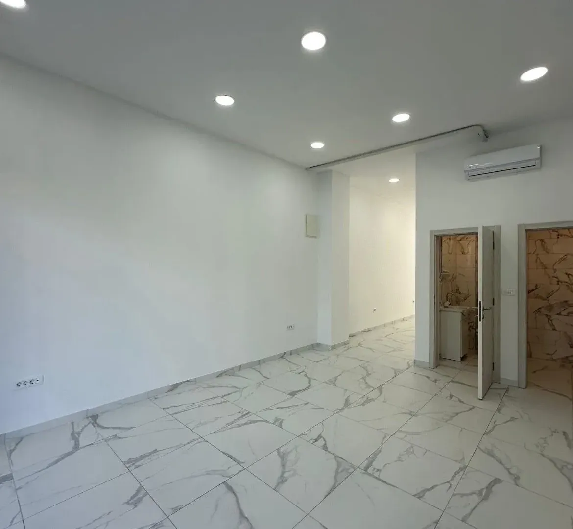 Rent, office space, 50m², Seljanovo, Tivat
