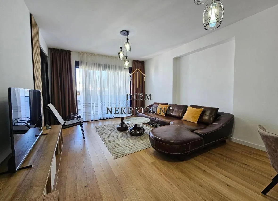 Rent, one bedroom apartment, 70m², Centar, Bar