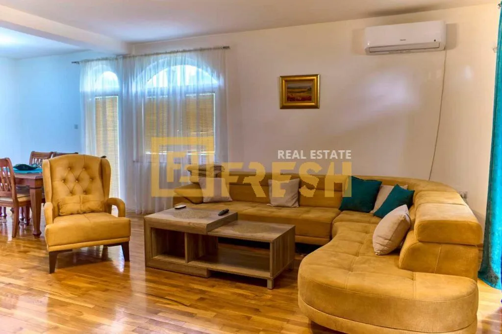 Izdavanje, kuća, 160m², Tološi, Podgorica