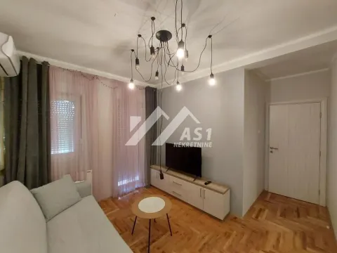 Izdavanje, jednosoban stan, 36m², Bulevar Evrope, Novi Sad Sve Podlokacije - image 2