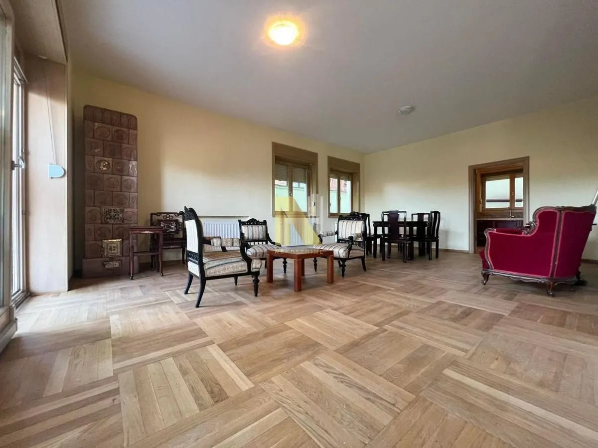 Izdavanje, kuća, 450m², Sremska Kamenica, Petrovaradin