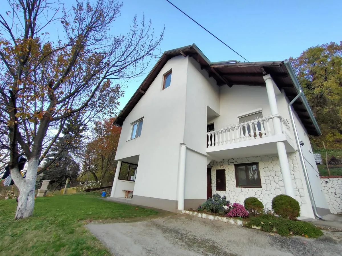 Prodaja, kuća, 181m², Sremska Kamenica, Petrovaradin