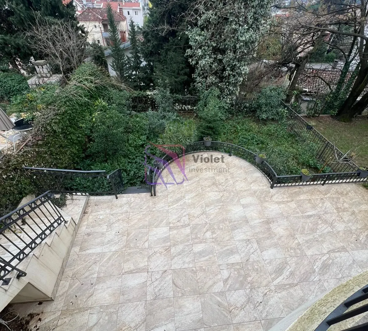 Prodaja, kuća, 400m², Gorica C, Podgorica