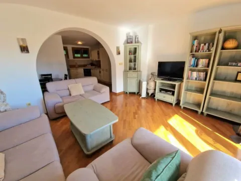 Rent, two bedroom apartment, 70m², Centar, Herceg Novi - image 3