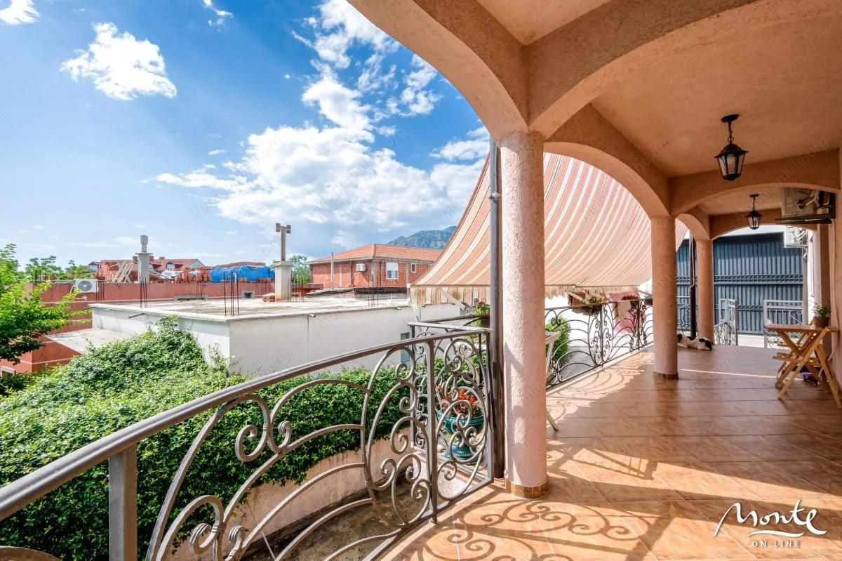 Sale, house, 280m², Bar, Crna Gora