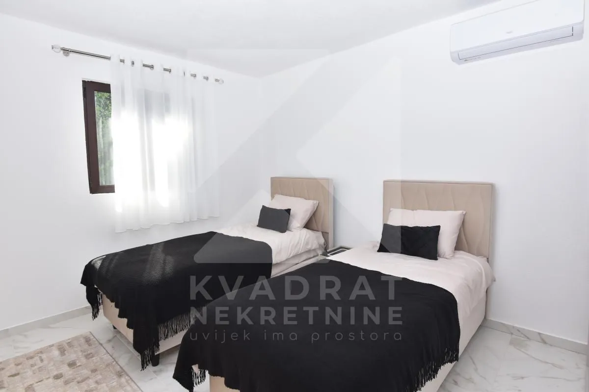 Izdavanje, kuća, 130m², Zlatica, Podgorica