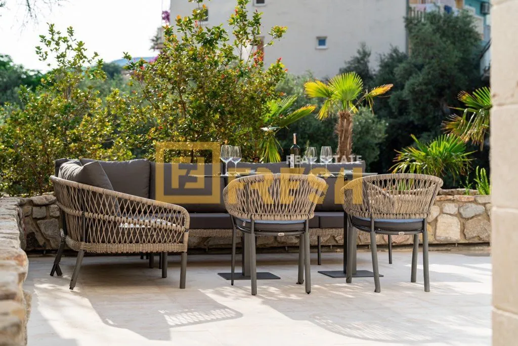 Sale, one bedroom apartment, 136m², Rafailovići, Budva