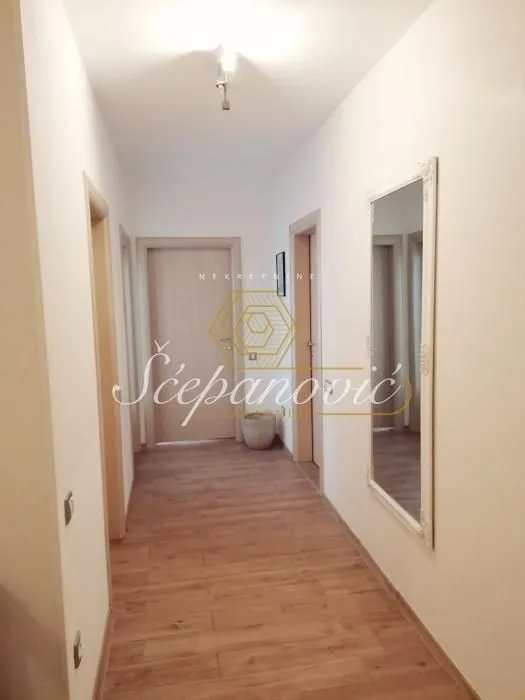 Prodaja, trosoban stan, 83m², Rotkvarija, Novi Sad Sve Podlokacije