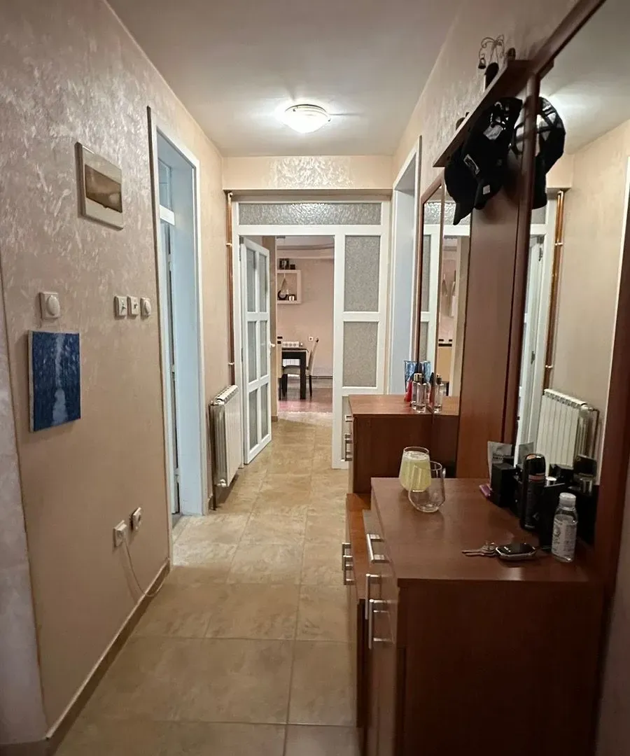 Izdavanje, kuća, 340m², Gorica C, Podgorica