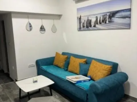 Izdavanje, kuća, 33m², Tološi, Podgorica