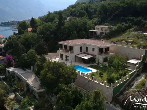 Prodaja, kuća, 372m², Stoliv, Kotor - image 3