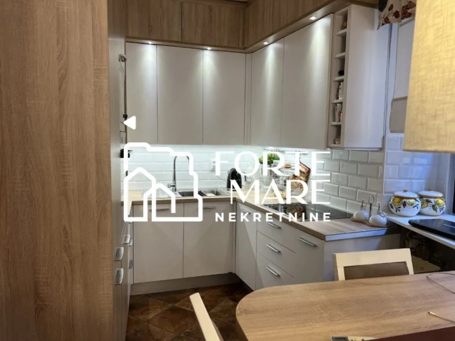 Prodaja, trosoban stan, 97m², Kotor, Crna Gora