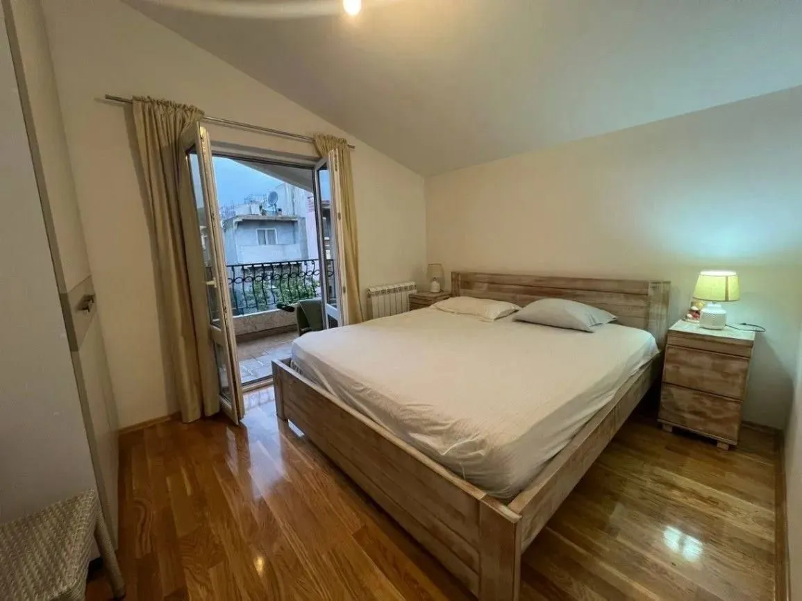 Rent, three bedroom apartment, 125m², Šušanj, Bar