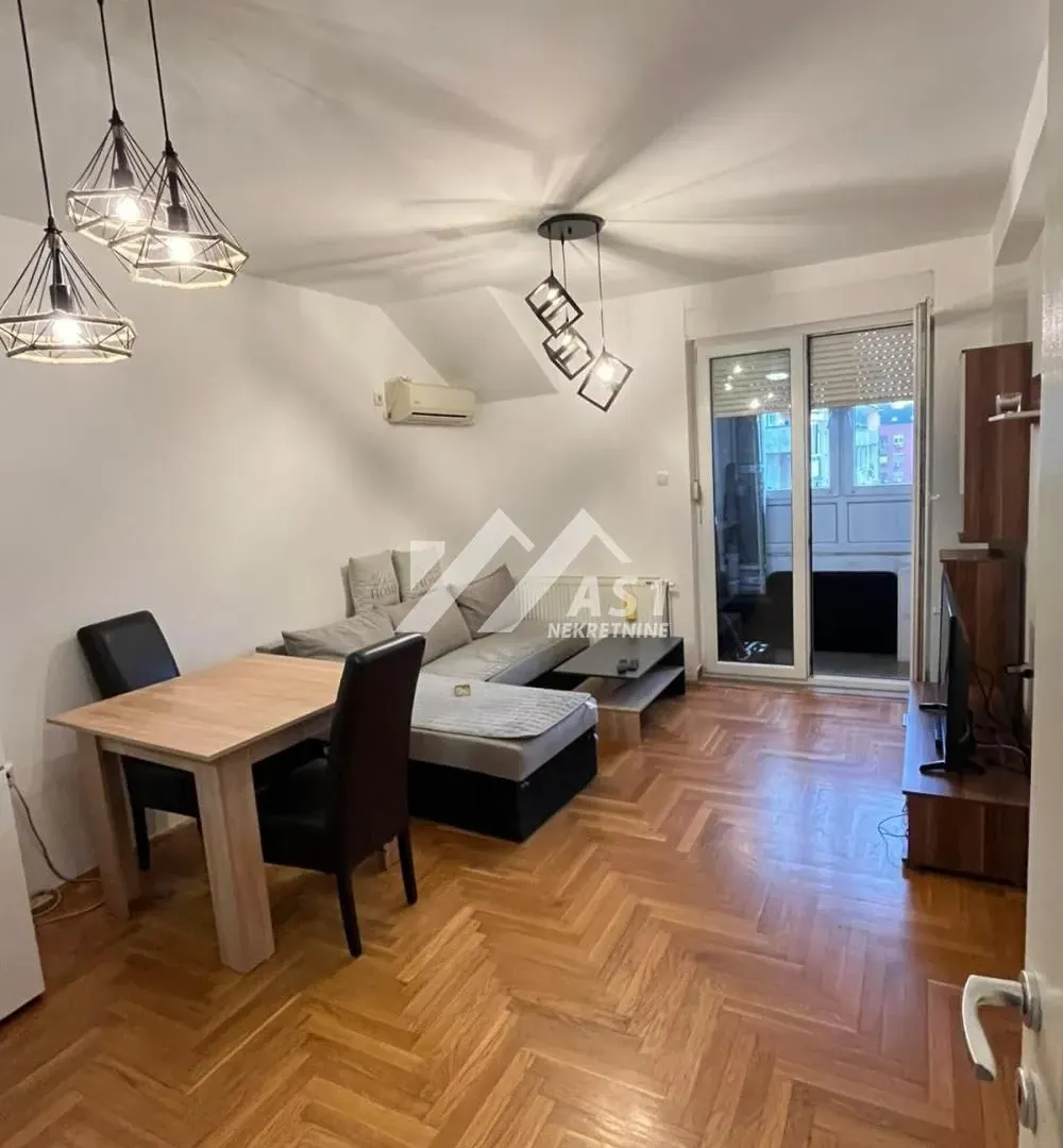 Izdavanje, četvorosoban stan, 67m², Grbavica, Novi Sad Sve Podlokacije