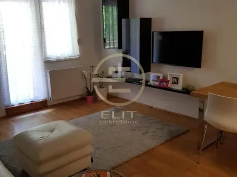 Izdavanje, dvosoban stan, 57m², Centar, Novi Sad - image 2