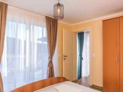 Izdavanje, stan, 65m², Sutomore, Bar - image 5